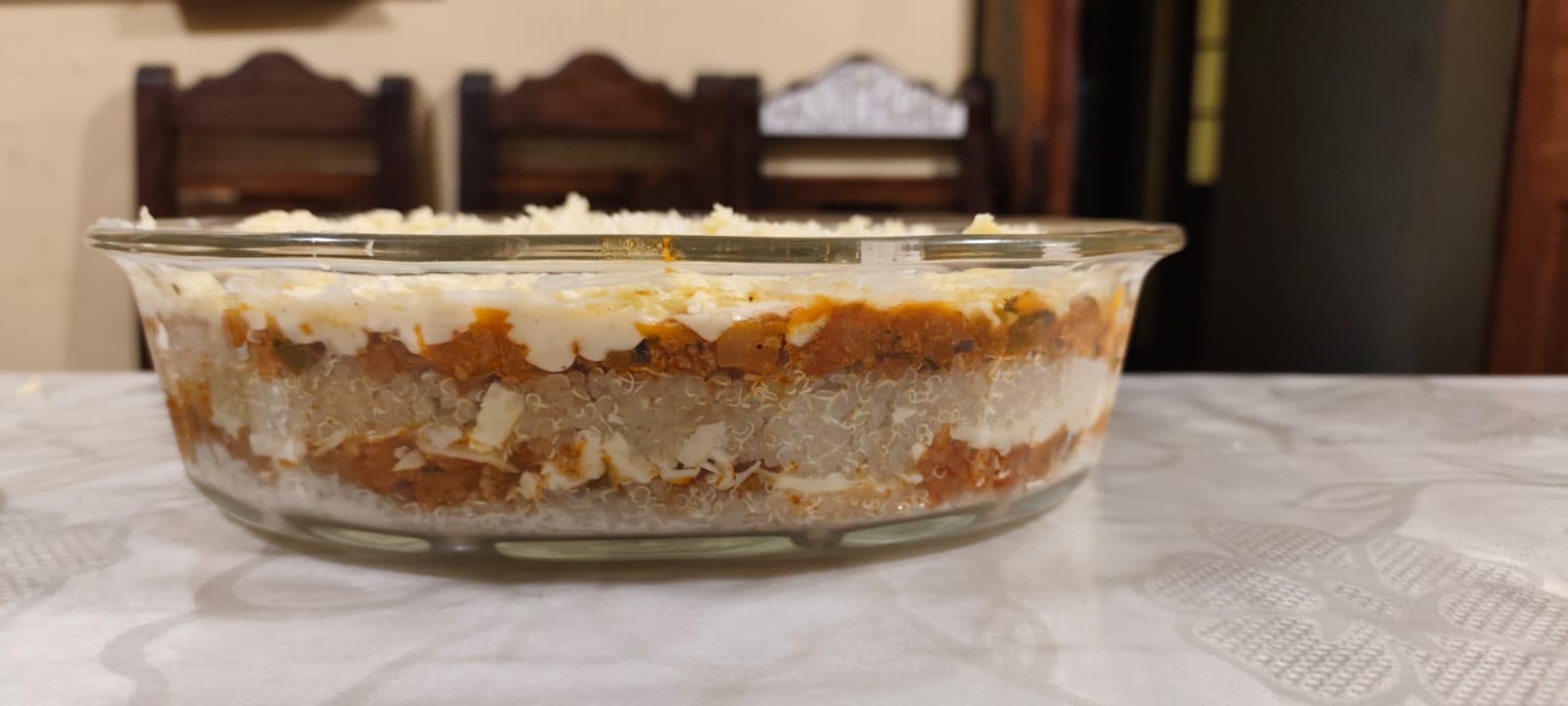 Comida boliviana tradicional: sopa de maní y platos del mercado de Sucre